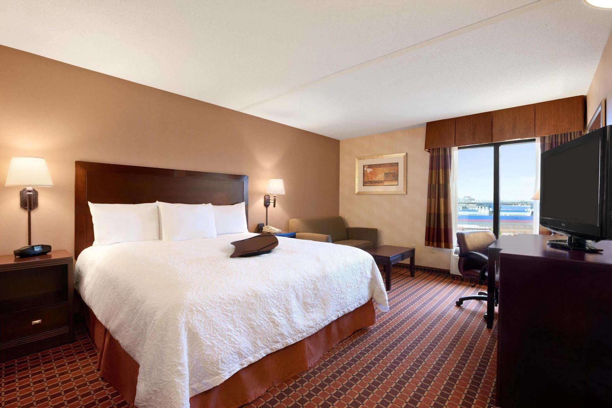 Hampton Inn By Hilton Boston/Cambridge Exterior foto